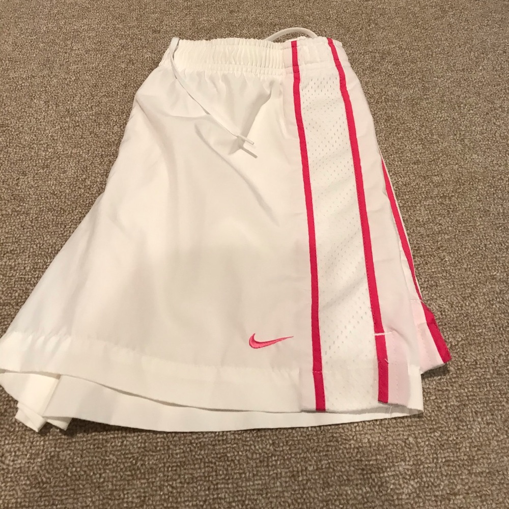 Nike shorts Sz small 4/6